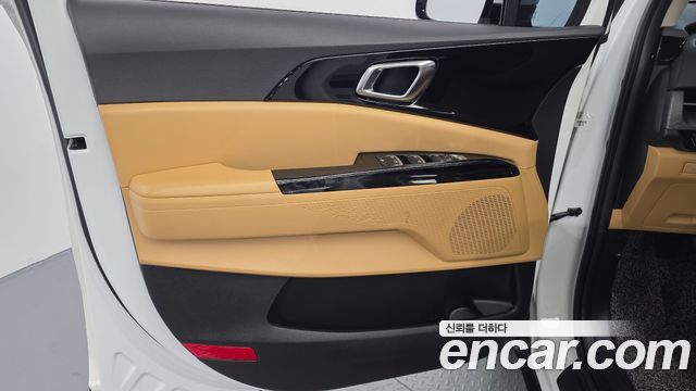 Kia Canival 2023 — photo 15