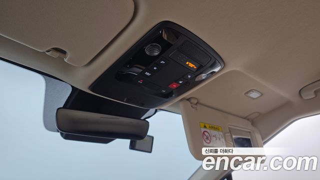 Kia Canival 2023 — photo 28