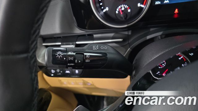 Kia Canival 2023 — photo 35