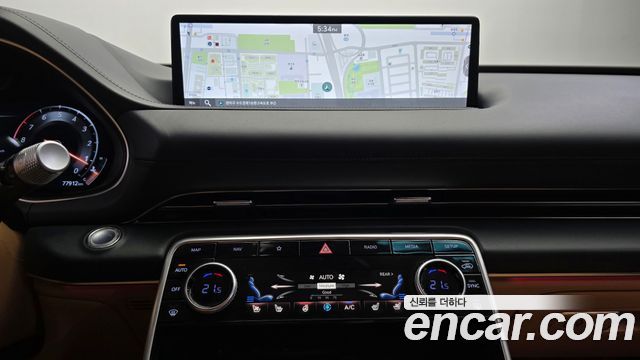 Genesis GV80 2020 — photo 15