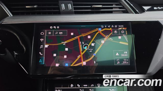 Audi e-tron 2023 — photo 17