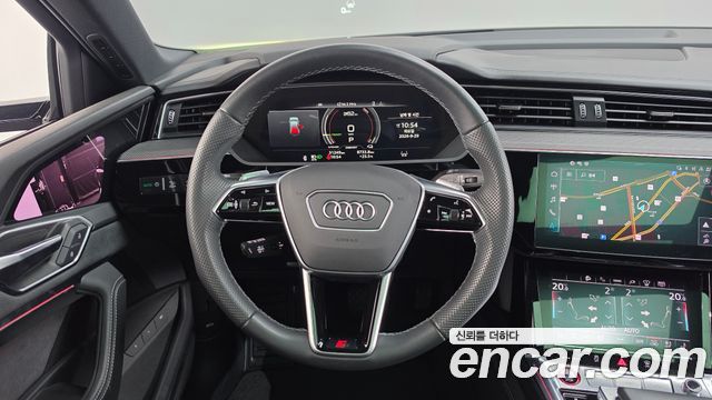 Audi e-tron 2023 — photo 18