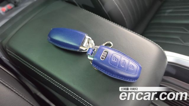 Audi e-tron 2023 — photo 21