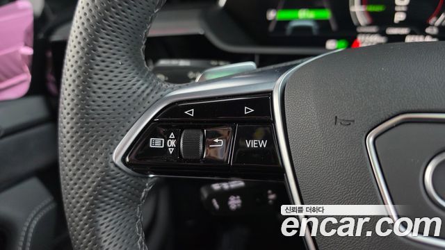 Audi e-tron 2023 — photo 22