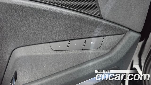 Audi e-tron 2023 — photo 38