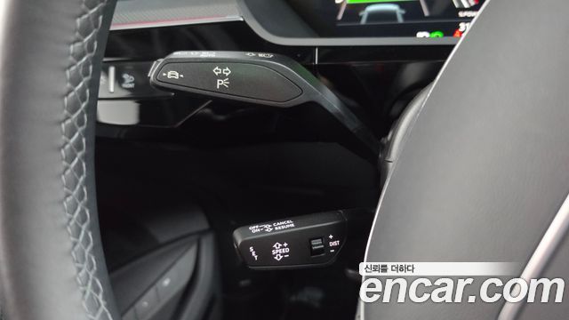 Audi e-tron 2023 — photo 41
