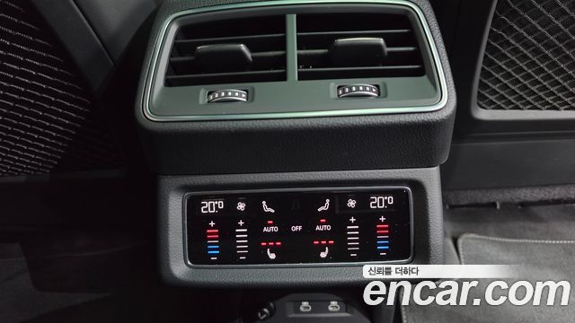 Audi e-tron 2023 — photo 42