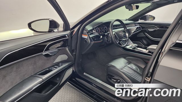 Audi A8 2020 — photo 13