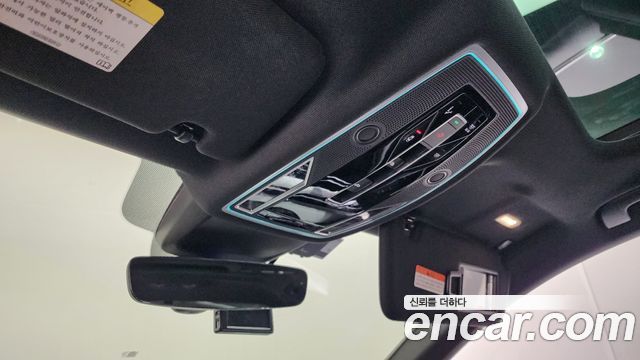 Audi A8 2020 — photo 24
