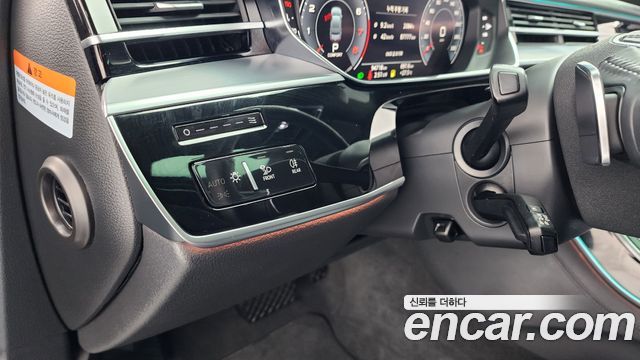 Audi A8 2020 — photo 26