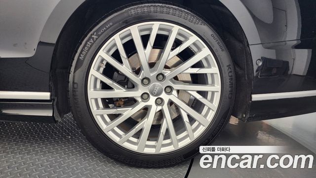 Audi A8 2020 — photo 7