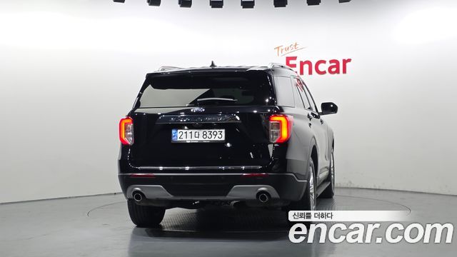 Ford Explorer 2021 — photo 4