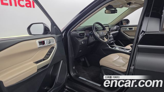 Ford Explorer 2021 — photo 13