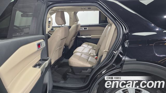 Ford Explorer 2021 — photo 17