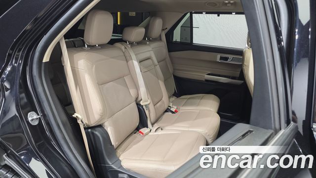 Ford Explorer 2021 — photo 18