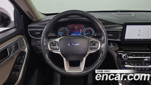 Ford Explorer 2021 — photo 21
