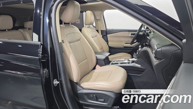 Ford Explorer 2021 — photo 16