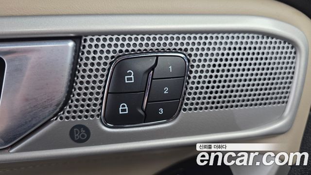 Ford Explorer 2021 — photo 33
