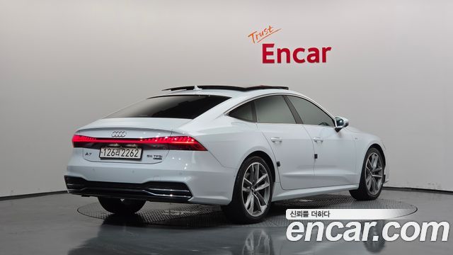 Audi A7 2020 — photo 2