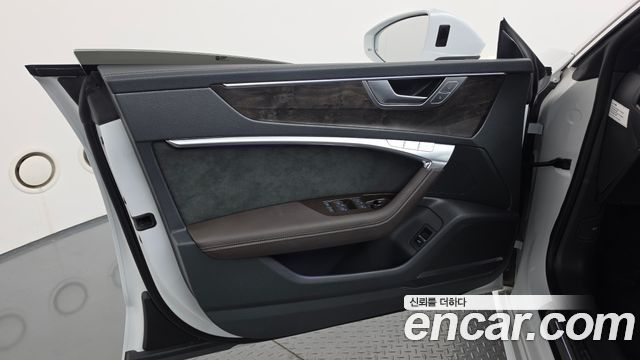 Audi A7 2020 — photo 14