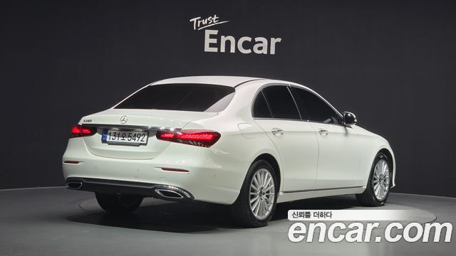 Mercedes-Benz E-Class 2021 — photo 2