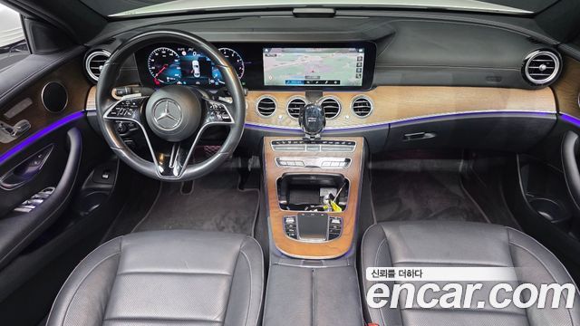 Mercedes-Benz E-Class 2021 — photo 10