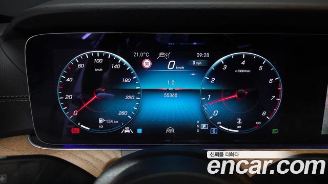 Mercedes-Benz E-Class 2021 — photo 11