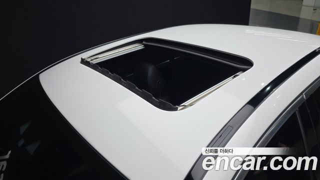 Mercedes-Benz E-Class 2021 — photo 24