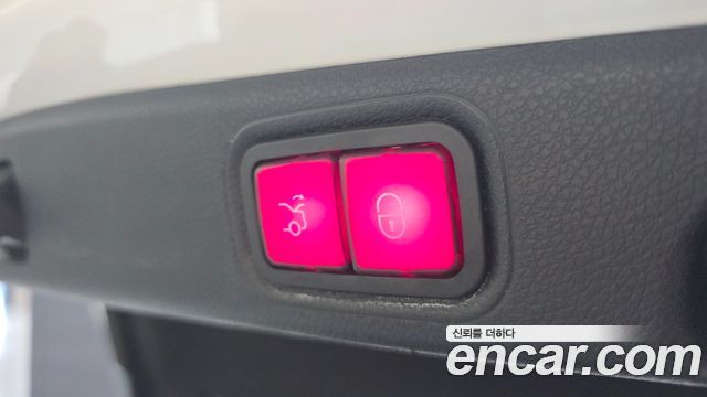 Mercedes-Benz E-Class 2021 — photo 25