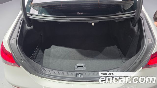 Mercedes-Benz E-Class 2021 — photo 26