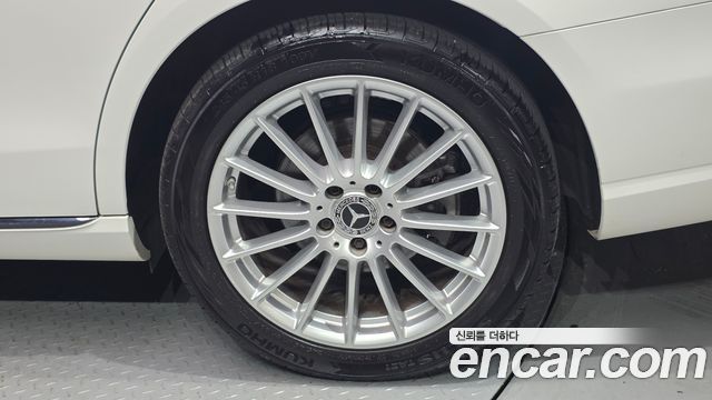 Mercedes-Benz E-Class 2021 — photo 7