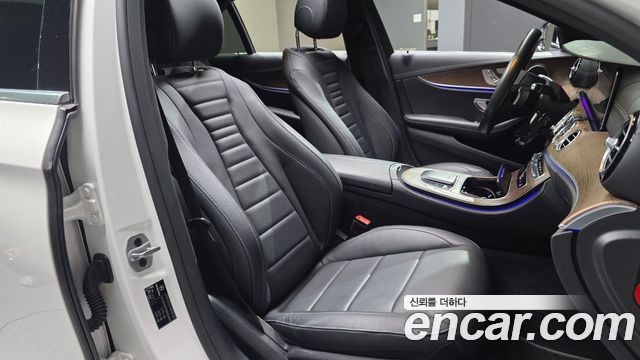 Mercedes-Benz E-Class 2021 — photo 27