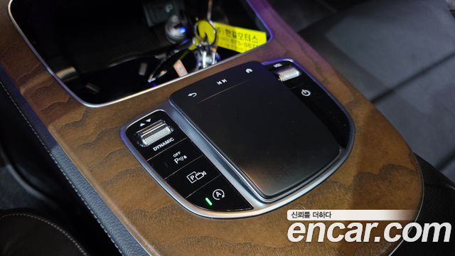 Mercedes-Benz E-Class 2021 — photo 29