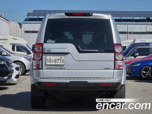 Land Rover Discovery 2010 — photo 7
