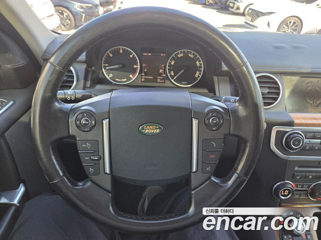 Land Rover Discovery 2010 — photo 12