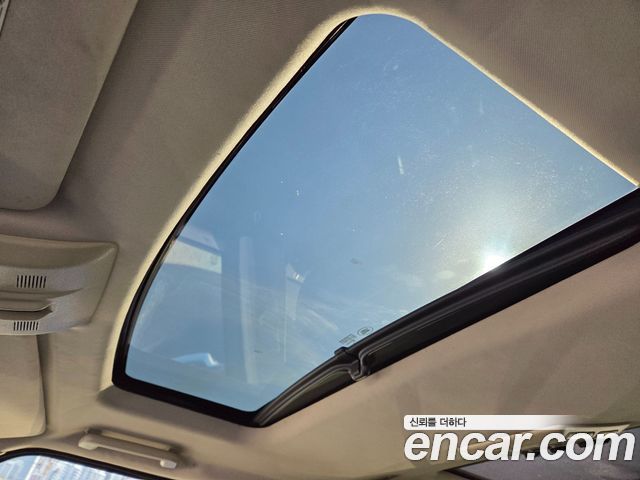 Land Rover Discovery 2010 — photo 18