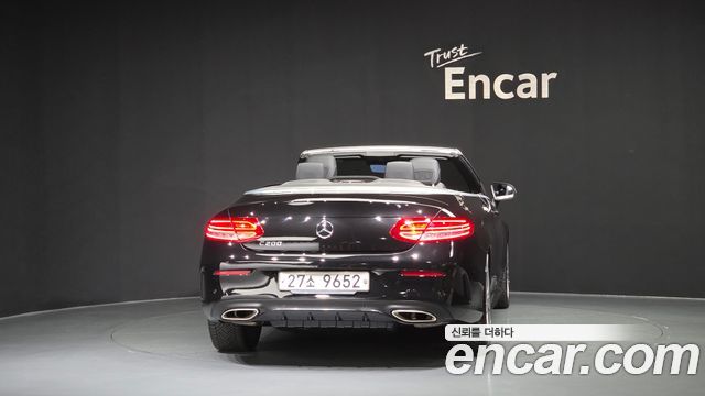 Mercedes-Benz C-Class 2018 — photo 4