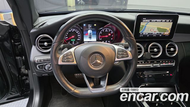 Mercedes-Benz C-Class 2018 — photo 18