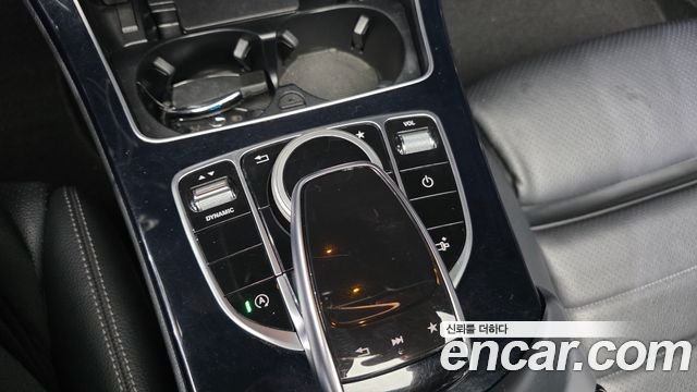 Mercedes-Benz C-Class 2018 — photo 28
