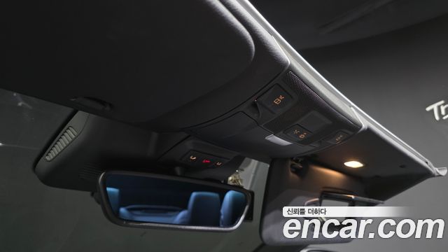 Mercedes-Benz C-Class 2018 — photo 30