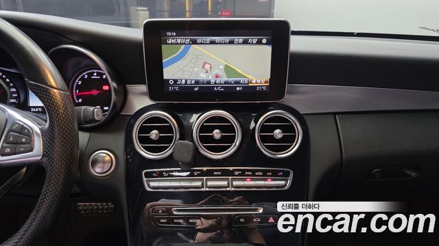 Mercedes-Benz C-Class 2018 — photo 31