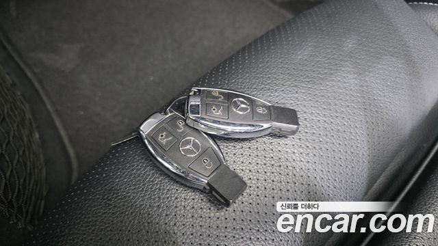 Mercedes-Benz C-Class 2018 — photo 35