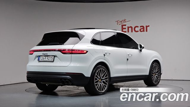 Porsche Cayenne 2021 — photo 2