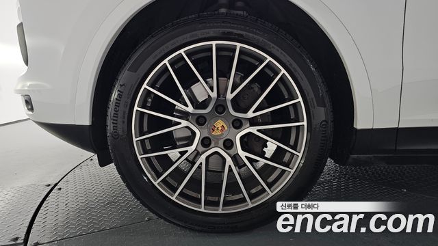 Porsche Cayenne 2021 — photo 5