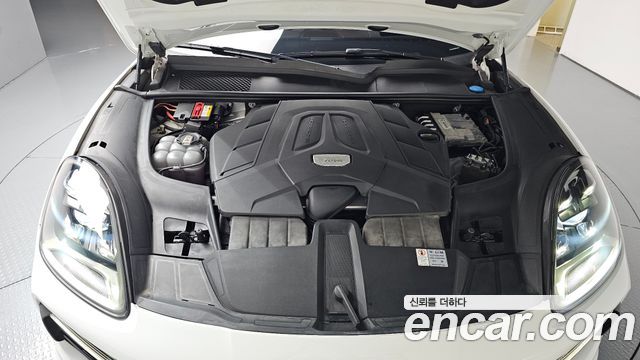 Porsche Cayenne 2021 — photo 6
