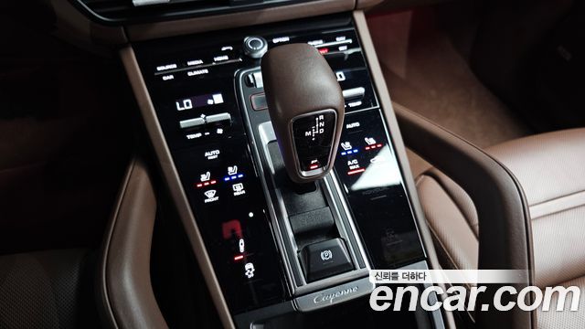 Porsche Cayenne 2021 — photo 9