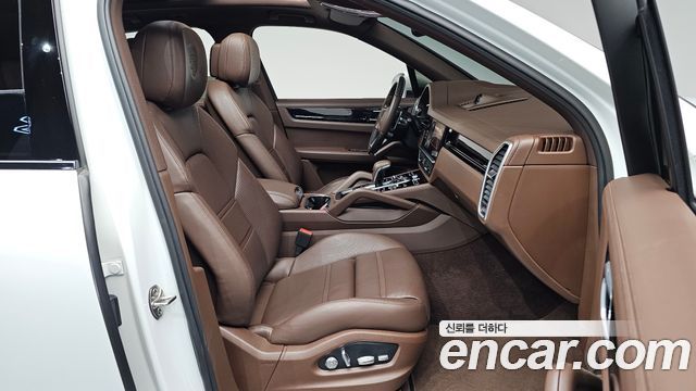 Porsche Cayenne 2021 — photo 11