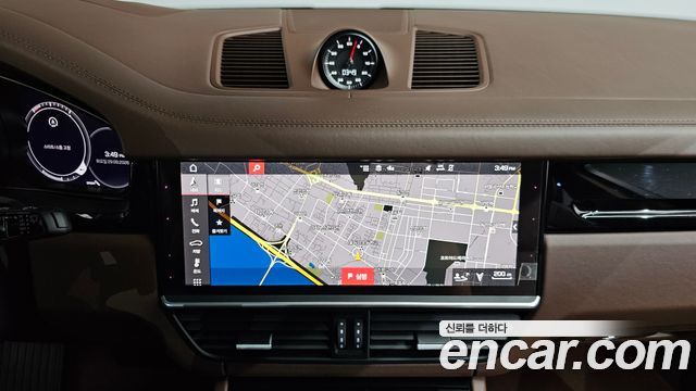 Porsche Cayenne 2021 — photo 14
