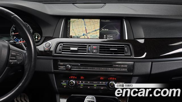 BMW 5-Series 2016 — photo 14