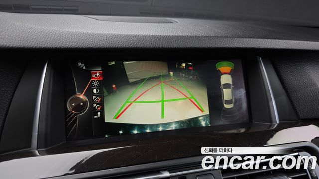 BMW 5-Series 2016 — photo 15